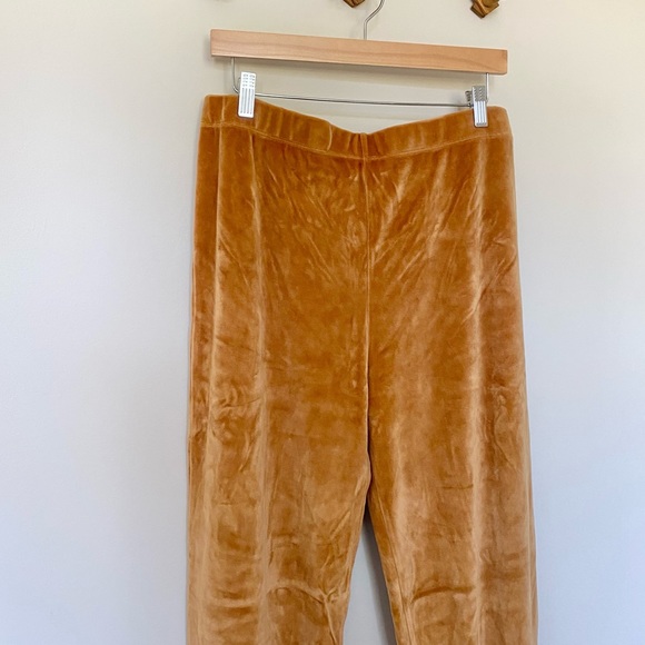Suzi Kondi / Slim Track Pant in Camel - Picture 4 of 6